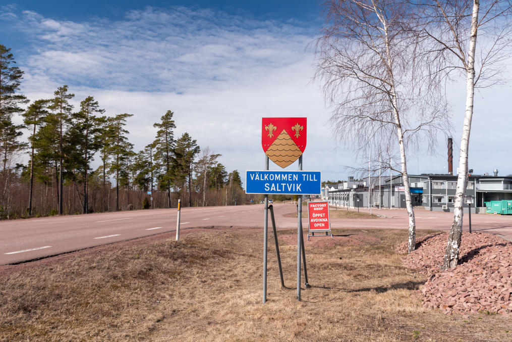 Знак на въезде в муниципалитет Салтвик.  На Аландах они другого образца, чем на материке