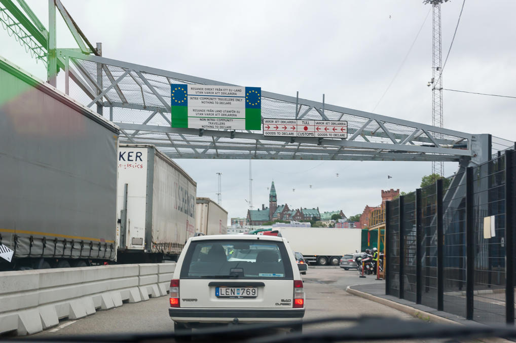 Выезд из паромного терминала