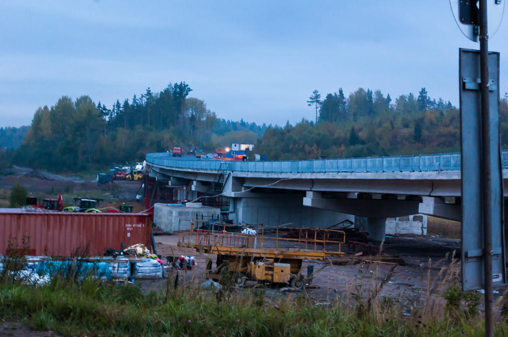 Storozhevaya bridge construction