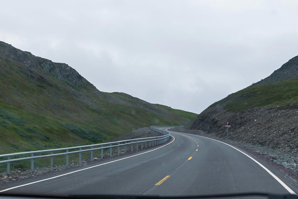 Finnmark County Road 98 in Ifjordfjellet Mountains
