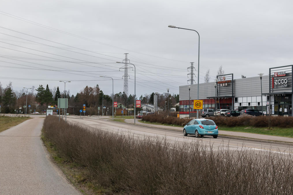 Shops outside Kartanonkoski