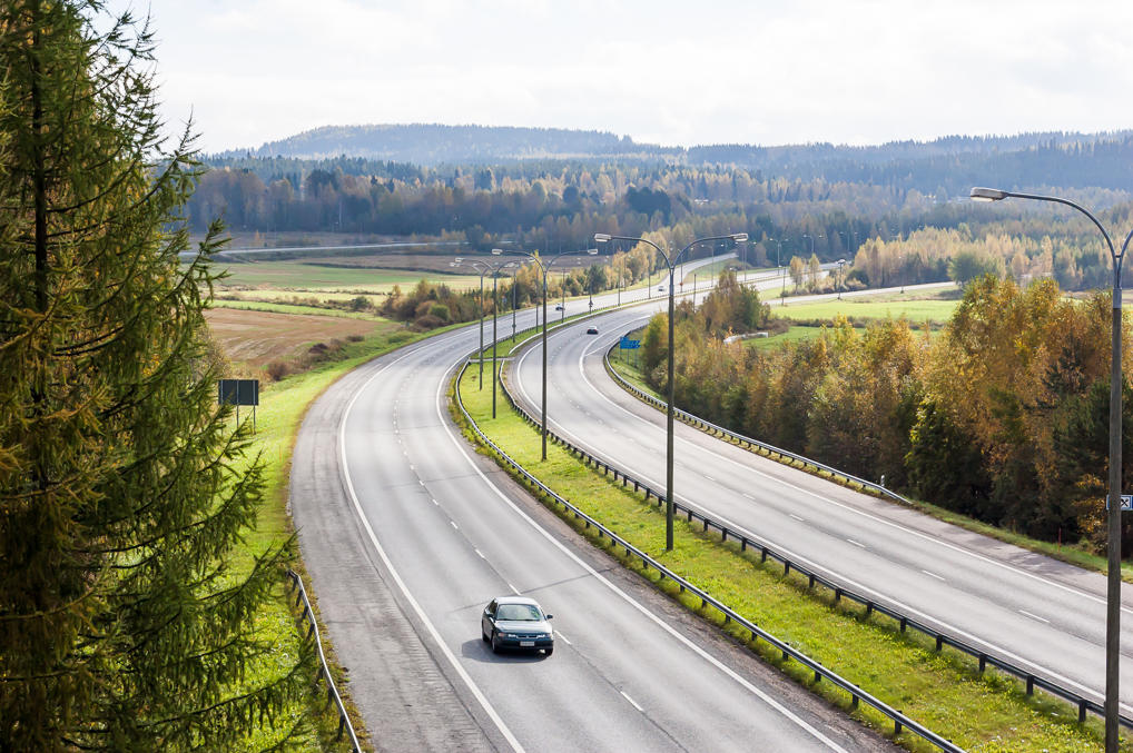 National Road 5 ([Helsinki]-Mikkeli-Kuopio-Kajaani-Kuusamo-Sodankylä), a motorway section (Kuopio city bypass) in North Savo