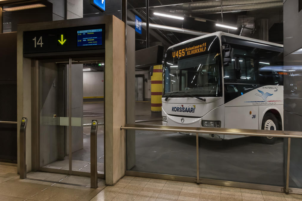 U-bus to Klaukkala, Nurmijärvi, at Kamppi long-distance bus terminal