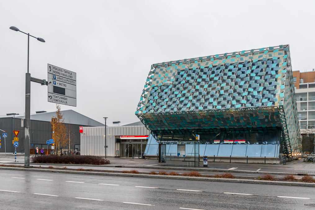 Urheilupuisto metro station (of the western extension) entrance