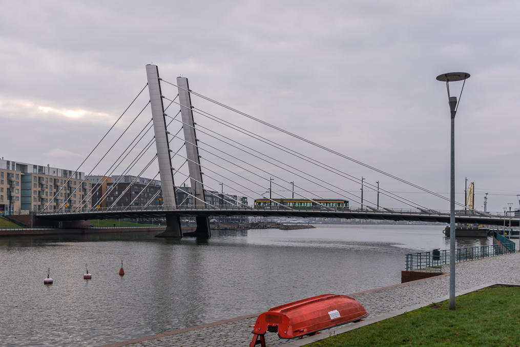 Tram on the fairly new Crusell Bridge between Ruoholahti and Jätkäsaari