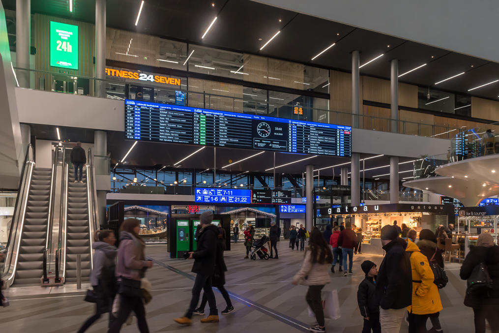 Pasila station hall