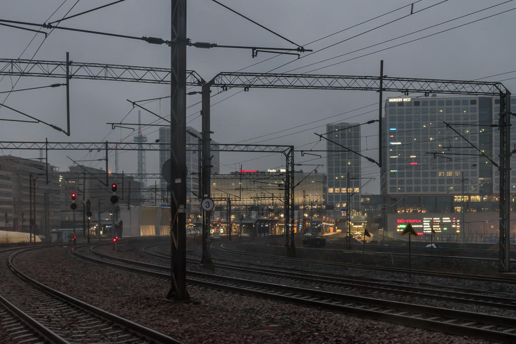 Railroad tracks approaching Pasila from the north