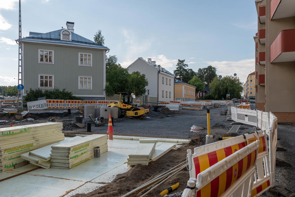 Строительство второй очереди трамвая на улице Сепянкату (Sepänkatu, фин. Кузнечная улица) в августе 2021