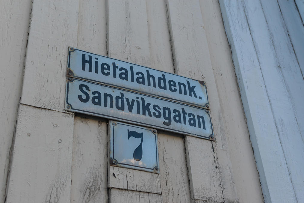 Finnish and Swedish street names duplicated