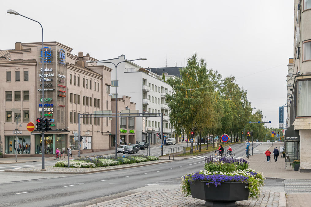 Vaasanpuistikko (Vaasa Parkway) near the central square, one of the main streets