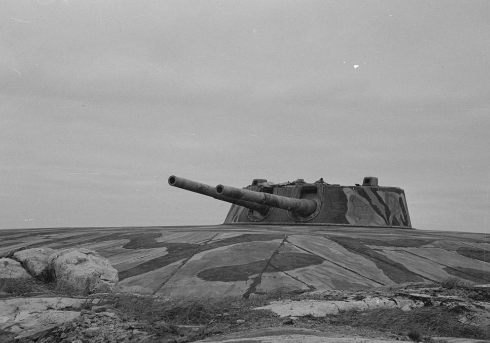 305 mm turret of Mäkiluoto.  Source: SA-Kuva (Finnish Wartime Photograph Archive)